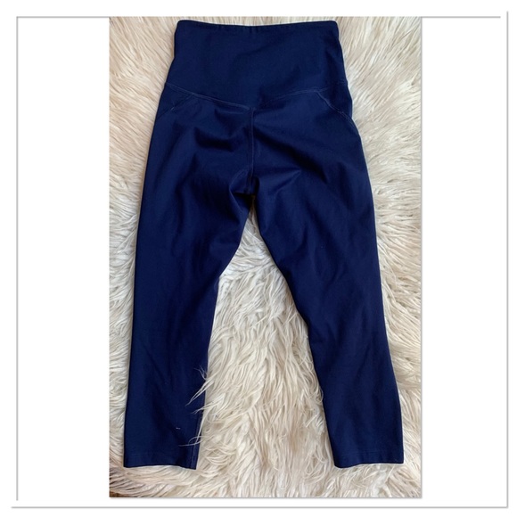Girlfriend Collective Compressive Capri Length Leggings Midnight Blue Size XS - Picture 3 of 4
